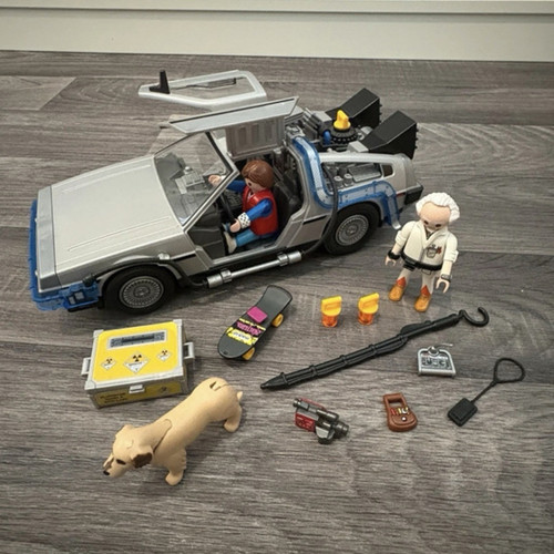 Lego back the future - back,